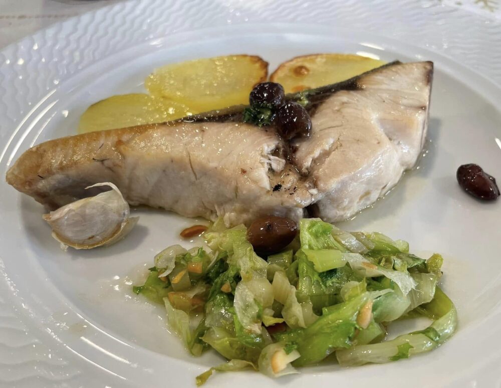 Ristorante del Golfo, trancio di ricciola con patate e scarolina