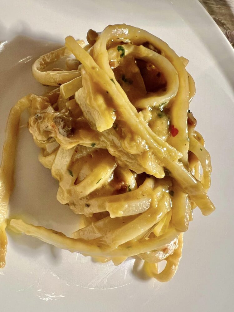 Ristorante Ischia Saturnino - Linguine ai ricci di mare