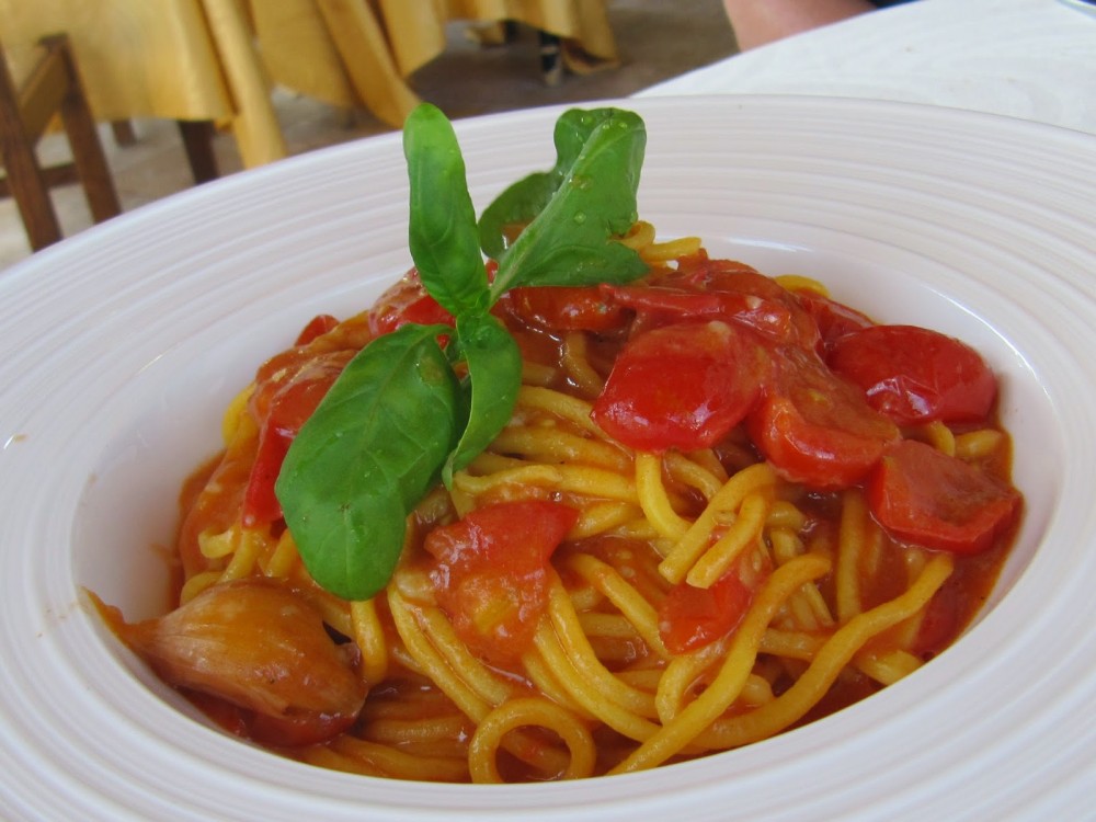 Agriturismo U Cian, Isolabona, il sugo si deve sentire, spaghettata condivisa con Roberto Mostini, autore della foto