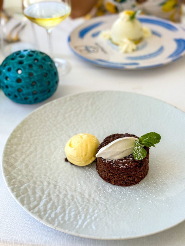 Caprese con mousse di mandorle bianche e gelato alla vaniglia - La Palette Ristorante, Capri