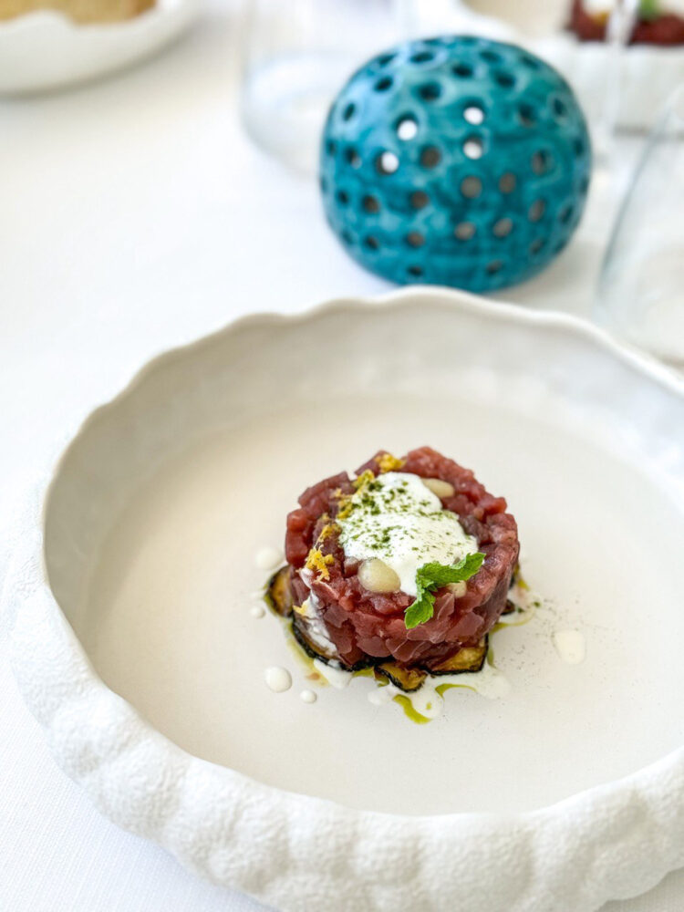 Tartare di tonno con scapece di zucchine, fonduta di bufala e zest di limone - La Palette Ristorante, Capri