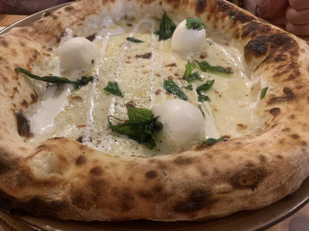 Pizzeria Lievita a Pontecagnano, regina bianca