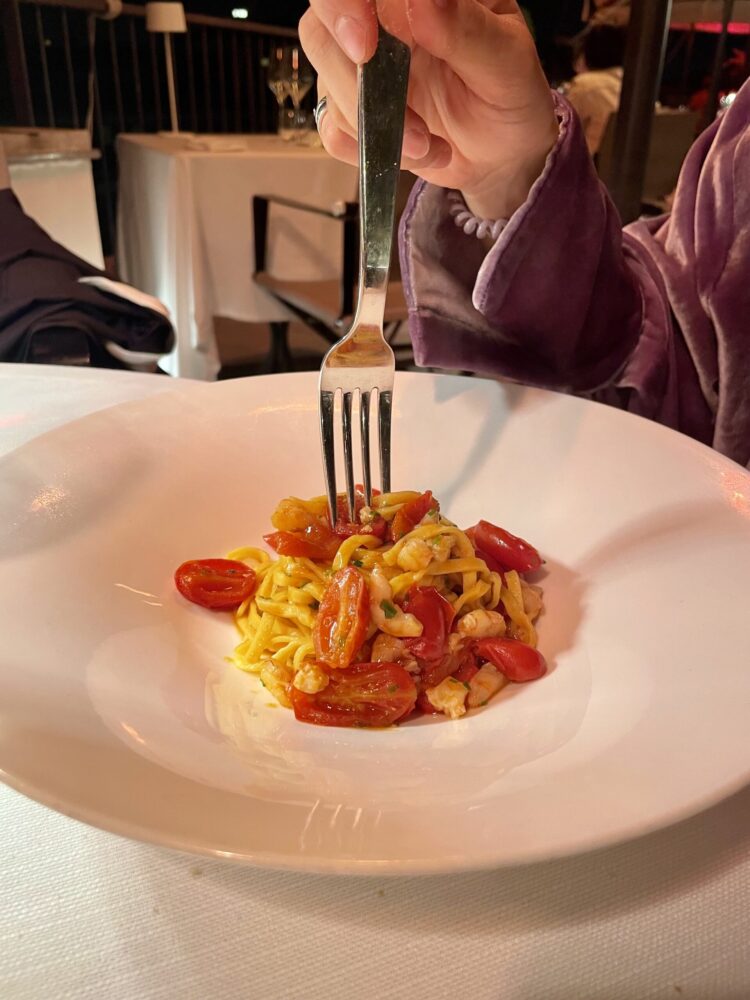 Tagliolini con gamberi del Tirreno e pomodori del Piennolo