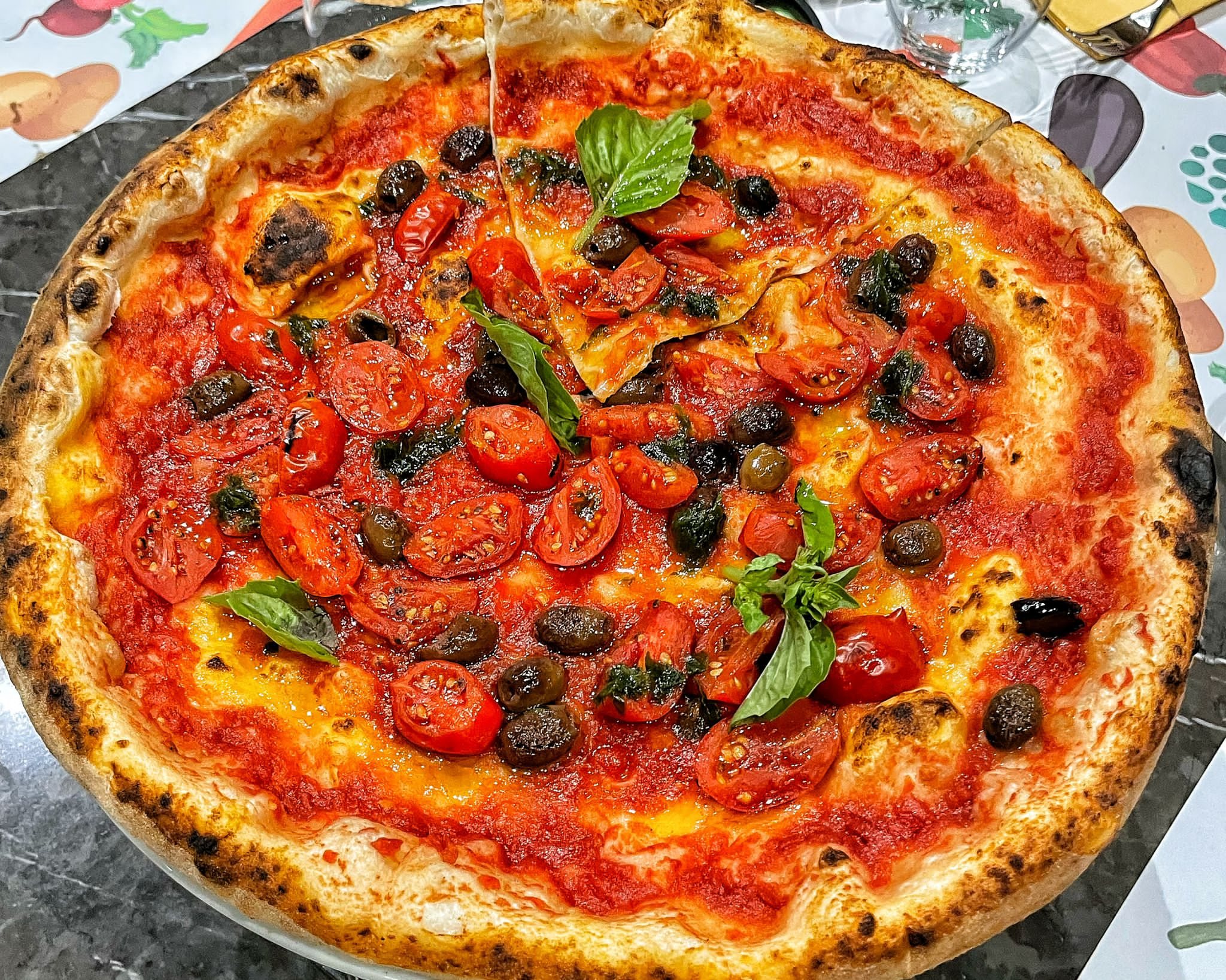 Pizza della settimana: Napoletana alle alici fujute di Giuseppe Pignalosa  Pizzeria Le Parùle abbinata al Piedirosso Campi Flegrei Contrada Salandra - Luciano  Pignataro Wine Blog