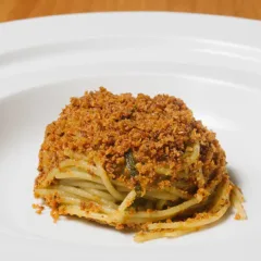 Spaghettini, capperi, limone e briciole di mare di Enrico Failla