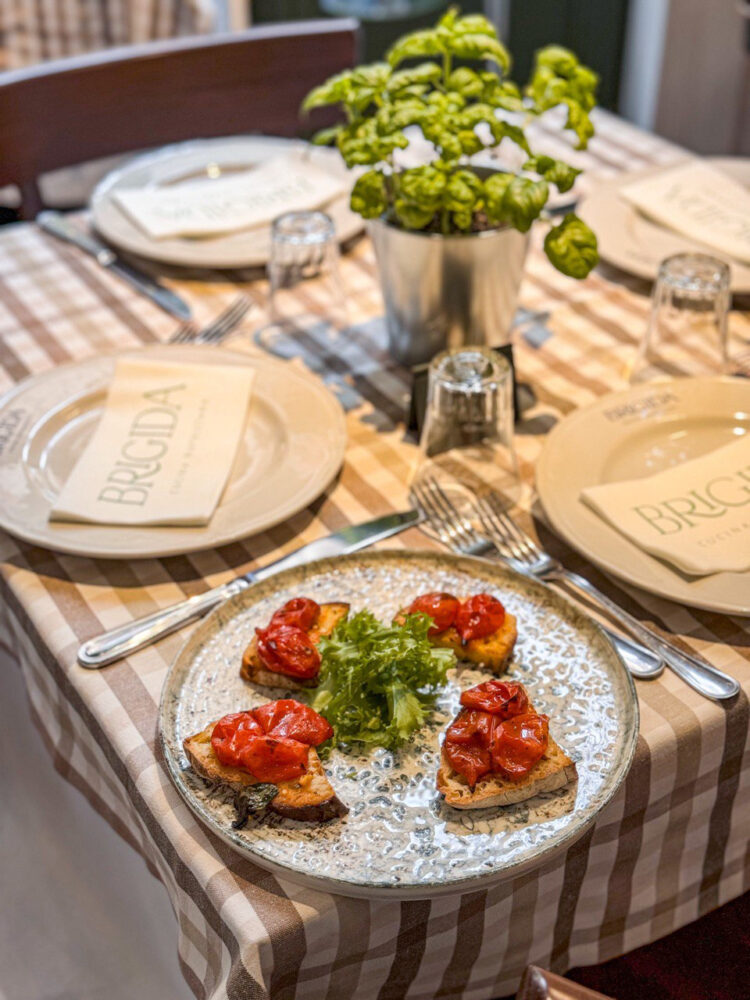 Bruschetta infornata con pomodorini del piennolo, Brigida Cucina Napoletana