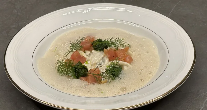 Trofie in bianco, pesto di Procida e battuto di coniglio di Aniello La Muro