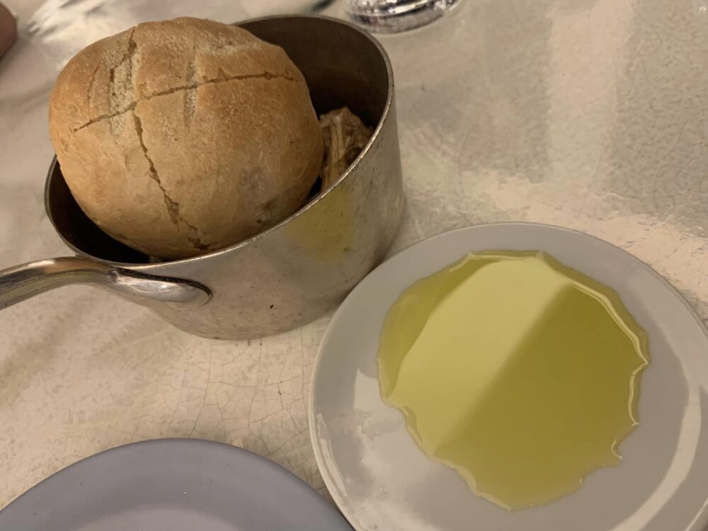  Taverna del Capitano, pane e olio