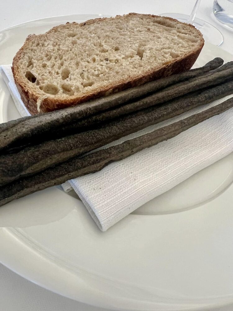 Marotta Ristorante - Pane e grissini di grano arso