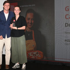 Giorgia Caporuscio durante la cerimonia di premiazione di 50 Top Pizza USA 2024
