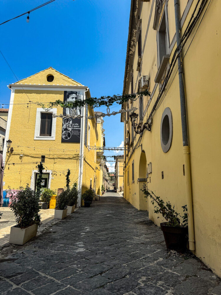 Via Annunziata, Centro storico