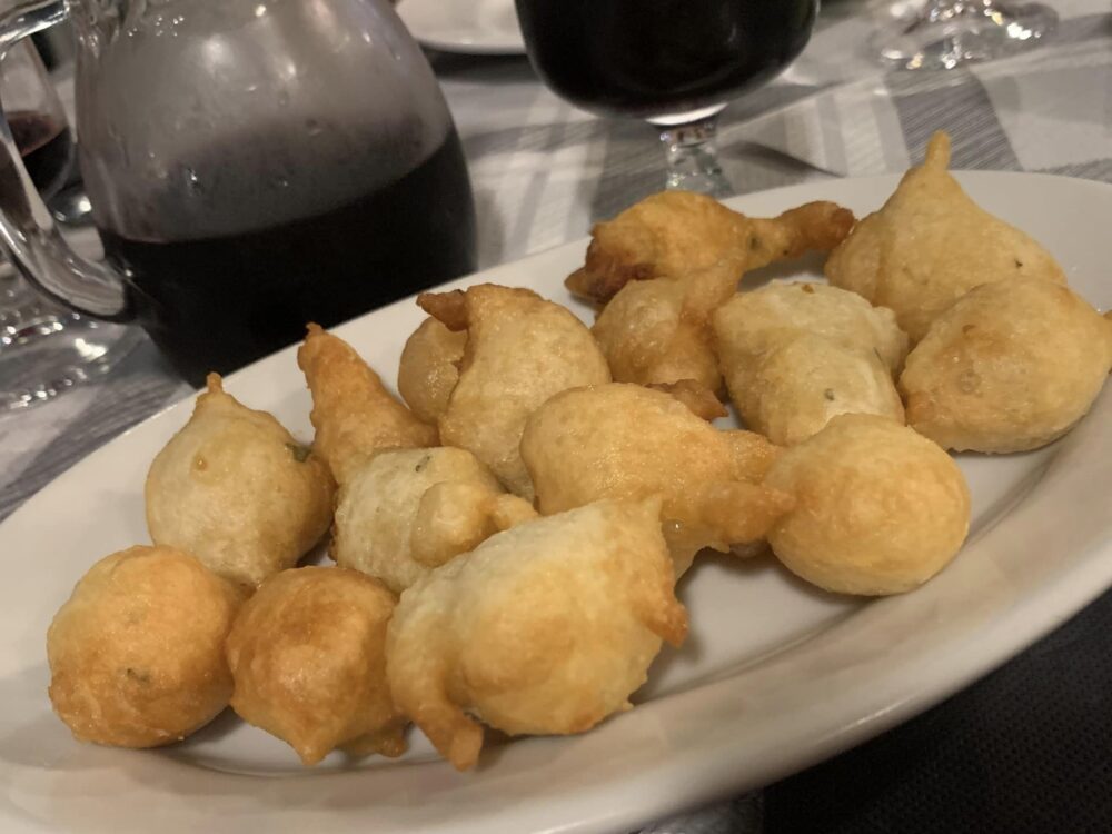 I Sapori del Cilento a Ostigliano, frittelle alla menta di benvenuto