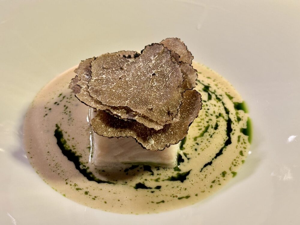 La Minerva, Merluzzo al vapore con tartufo, salsa ai porri e olio al prezzemolo