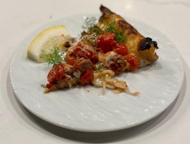 Pizzeria Sei - Salsiccia, pomodorini, coriandolo