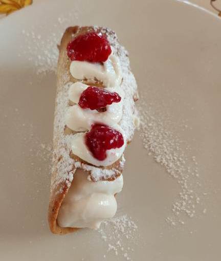 Bluuguerritore, cannolo Borghese