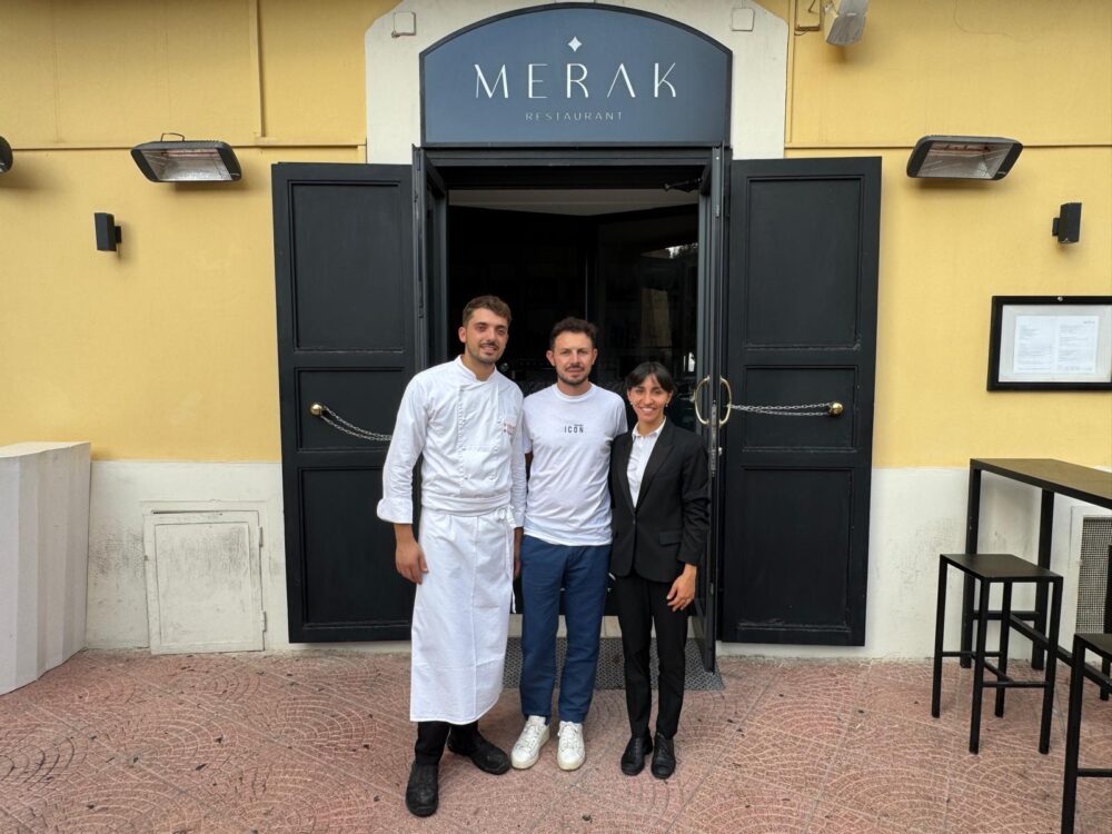 Lo chef Nicola Gentile con Biagio Fiorino e Mariangela Lops