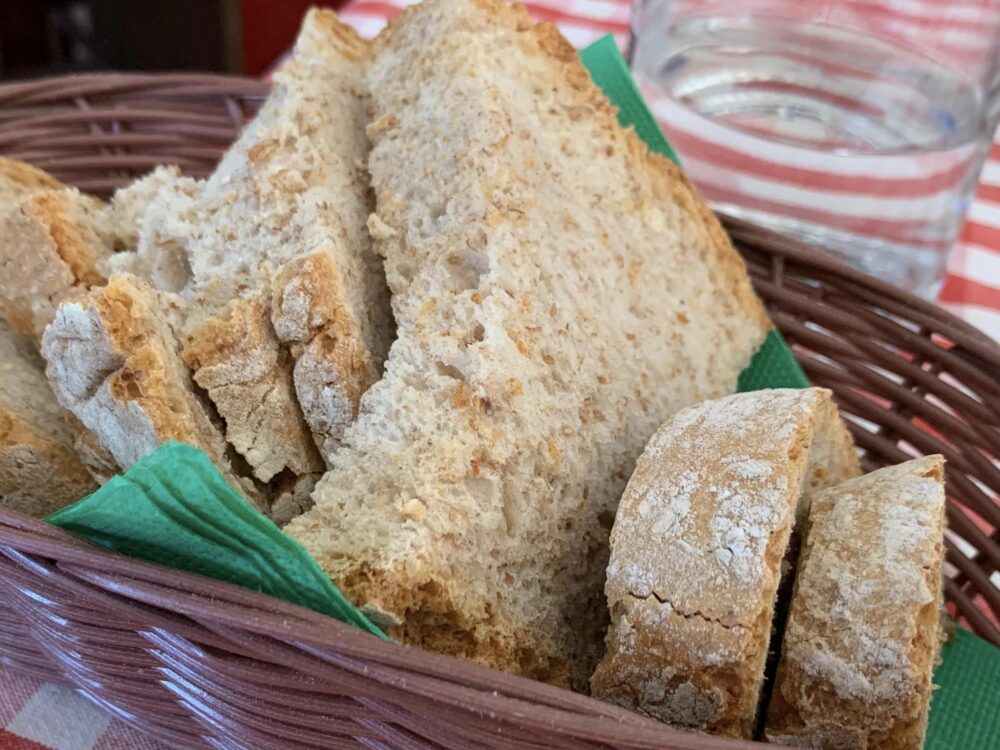 Osteria Dei Compari, pane cilentano