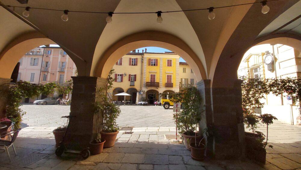 Osteria Due Cuori – i Portici in piazza Cisterna