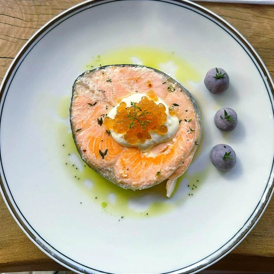 Dimora Tecnica - salmone con salsa allo yogurt e caviale di colatura