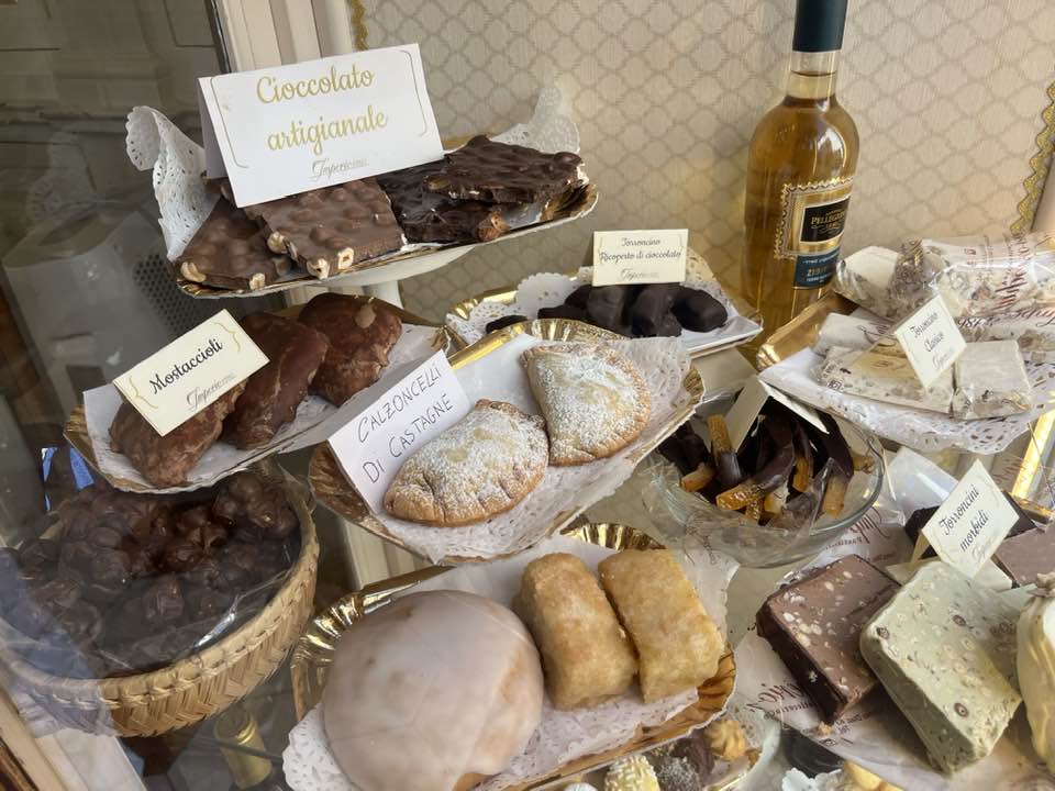 Pasticceria Imperio 1860 - specialità in vetrina