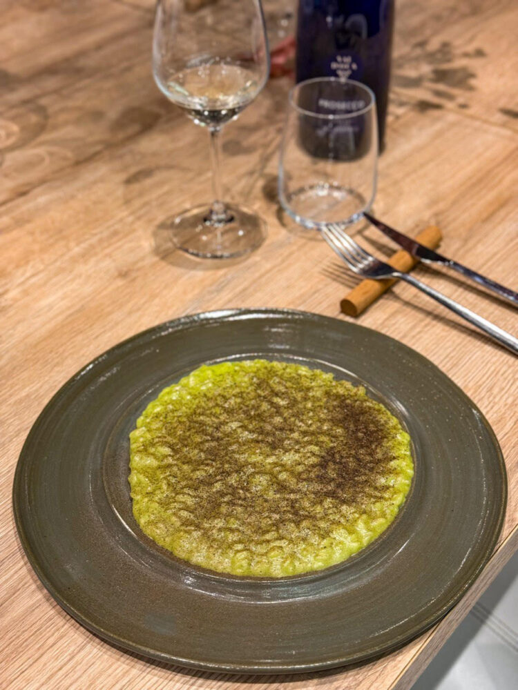 Risotto aglio, olio, peperoncino e black lime - Contemporanea