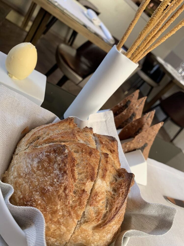 Cannavacciuolo Bistrot Torino, pane, grissini e burro