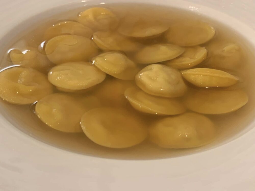 Le Vitel Etonné, anolini in brodo di cappone