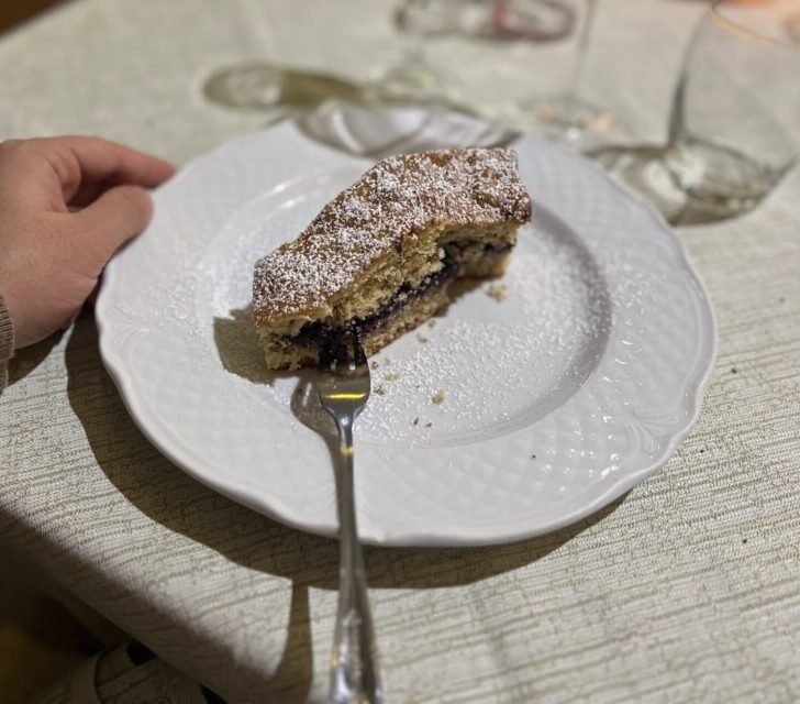 A’Cavut - Torta alle noci farcita con marmellata ai mirtilli