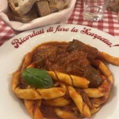 Casa Ragusa, fusilli al ragù