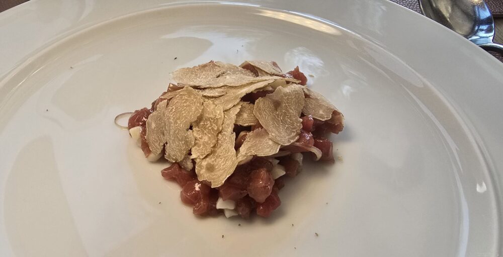 Diadema - Tartare di Chianina e tartufo bianco