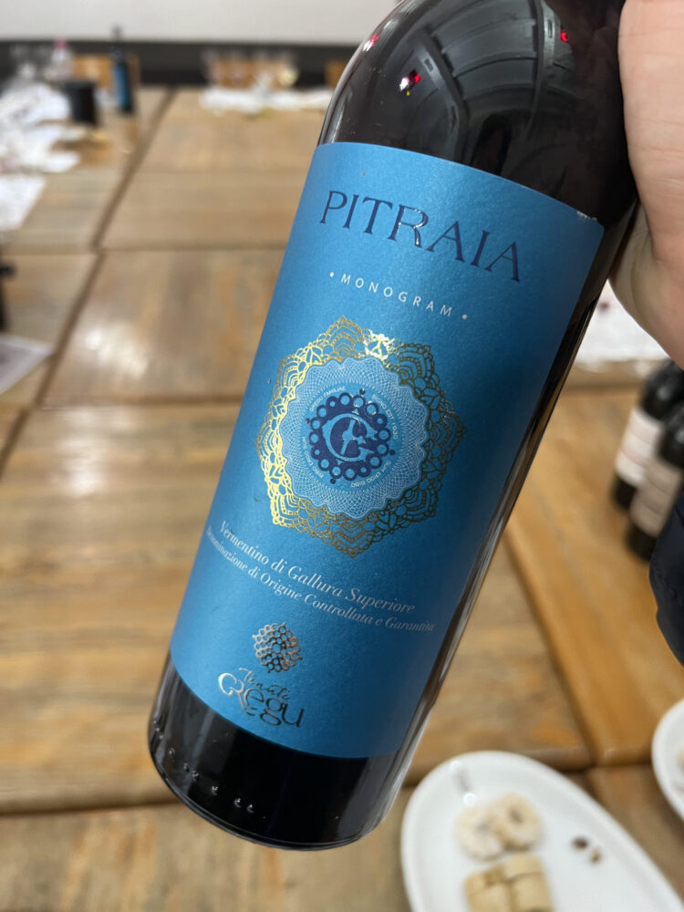 Pitraia Monogram 2021 di Tenute Gregu