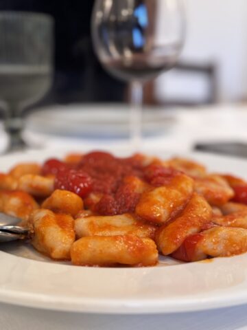 Cronaca di un pranzo. Bianca Mucciolo, la cuoca janara di Aquara che merita il viaggio