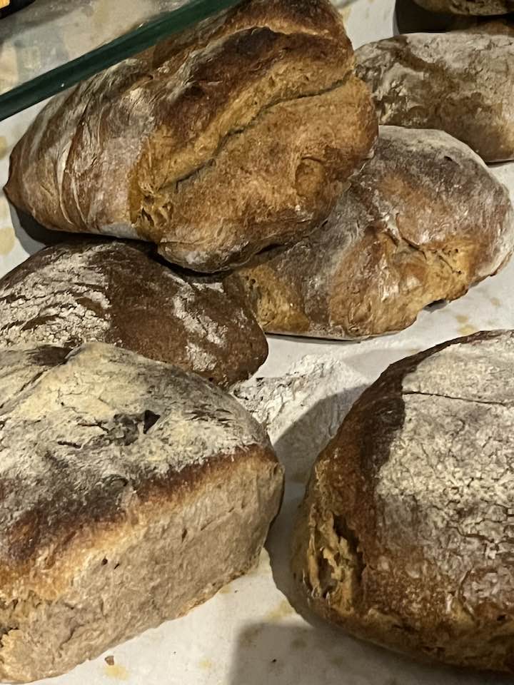 Osteria Umagazzeo - il pane appena sfornato